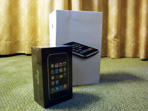 iphone1 Purchased through Ebay, it came sealed and with the 3G Bag.